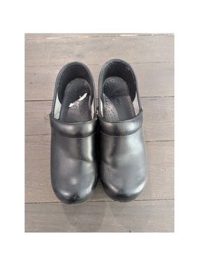 Dansko Black Professional Leather Clogs 7.5-8
